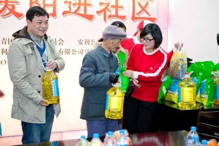 马鞍山：“冬日暖阳”进社区