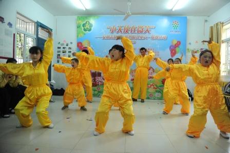 “小天使在微笑”