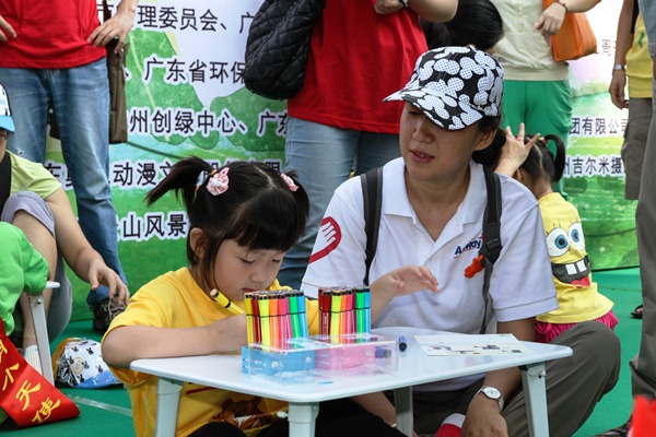 不寻常的“六一”愿望：环保明信片送市长