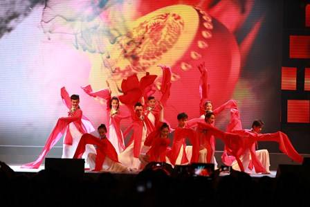 《生活报》：　放飞梦想  光荣绽放