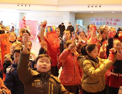 徐州：百名民工子女过“民俗大年”