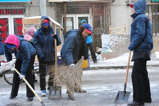 长春：安利志愿者参与清雪温情行动