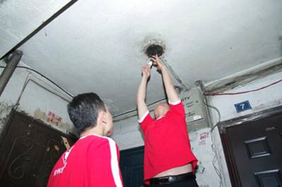 攀枝花：安利志愿者点亮居民回家路