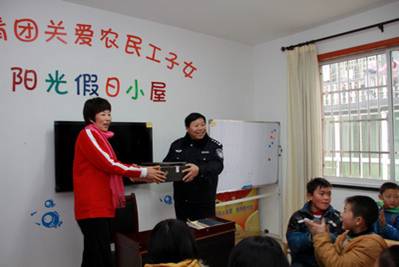 湖州：安利志愿者温暖“小候鸟”