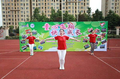 江阴：组织贯庄小学六一儿童节庆祝活动